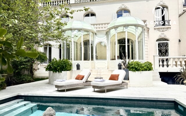 La Villa New Age